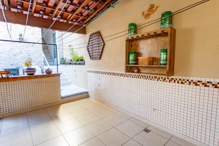 Casa à venda com 384m², 4 quartos e 2 vagas Casa à venda com 384m², 4 quartos e 2 vagasÀrea externa