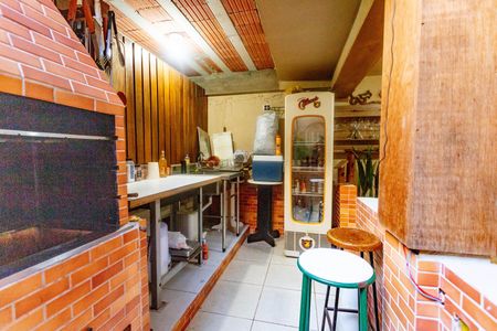 Casa à venda com 384m², 4 quartos e 2 vagas Casa à venda com 384m², 4 quartos e 2 vagasÁrea de lazer - Churrasqueira