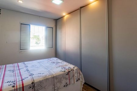 Casa à venda com 384m², 4 quartos e 2 vagas Casa à venda com 384m², 4 quartos e 2 vagasCasa 2 - Quarto 2