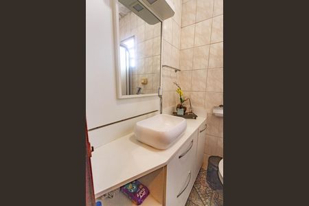 Casa à venda com 384m², 4 quartos e 2 vagas Casa à venda com 384m², 4 quartos e 2 vagasCasa 1 - Banheiro 1