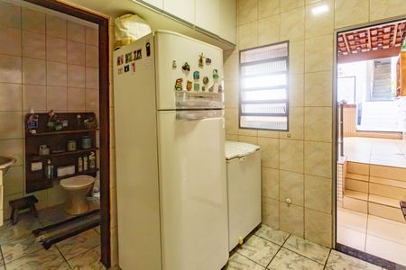 Casa à venda com 384m², 4 quartos e 2 vagas Casa à venda com 384m², 4 quartos e 2 vagasCasa 1 - Cozinha