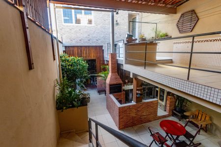 Casa à venda com 384m², 4 quartos e 2 vagas Casa à venda com 384m², 4 quartos e 2 vagasÁrea de lazer