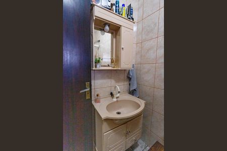 Casa à venda com 384m², 4 quartos e 2 vagas Casa à venda com 384m², 4 quartos e 2 vagasCasa 1 - Banheiro 2