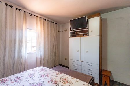 Casa à venda com 384m², 4 quartos e 2 vagas Casa à venda com 384m², 4 quartos e 2 vagasCasa 1 - Quarto 1