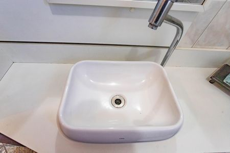 Casa à venda com 384m², 4 quartos e 2 vagas Casa à venda com 384m², 4 quartos e 2 vagasCasa 1 - Banheiro 1