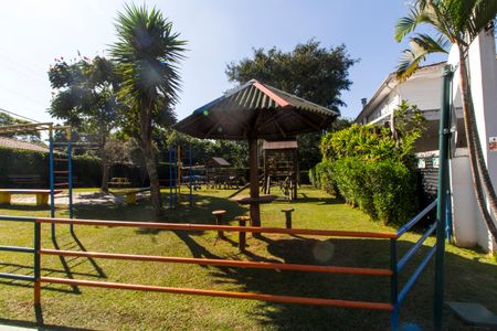 Casa de condomínio para alugar com 250m², 3 quartos e 3 vagasAcademia