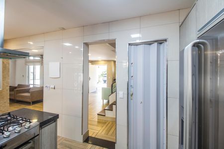 Casa de condomínio para alugar com 250m², 3 quartos e 3 vagasCozinha