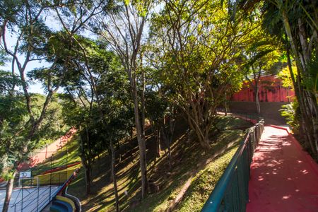 Casa de condomínio para alugar com 250m², 3 quartos e 3 vagasQuadra Esportiva