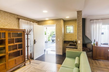 Casa de condomínio para alugar com 250m², 3 quartos e 3 vagasEntrada