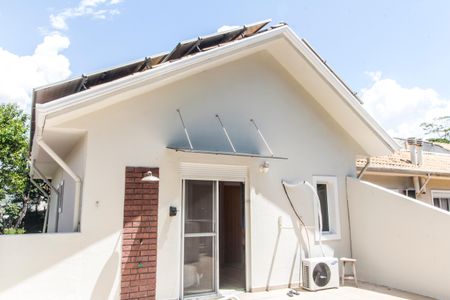 Casa de condomínio para alugar com 250m², 3 quartos e 3 vagasFachada