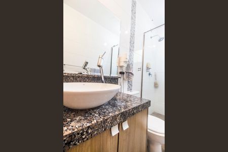 Casa de condomínio para alugar com 250m², 3 quartos e 3 vagasBanheiro 2