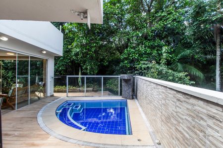Casa de condomínio para alugar com 250m², 3 quartos e 3 vagasPiscina