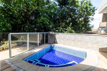 Casa de condomínio para alugar com 250m², 3 quartos e 3 vagasPiscina