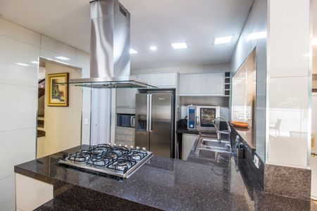 Casa de condomínio para alugar com 250m², 3 quartos e 3 vagasCozinha