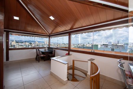 Apartamento para alugar com 200m², 3 quartos e 2 vagasCOBERTURA