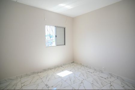 Quarto 2 de casa para alugar com 2 quartos, 60m² em Vila Moraes, São Paulo