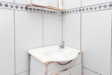 Banheiro de casa para alugar com 1 quarto, 56m² em Partenon, Porto Alegre