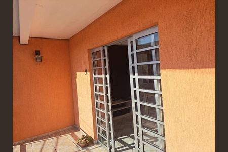 Casa à venda com 160m², 3 quartos e 2 vagas Casa à venda com 160m², 3 quartos e 2 vagasAREA EXTERNA