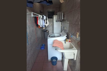 Casa à venda com 160m², 3 quartos e 2 vagas Casa à venda com 160m², 3 quartos e 2 vagasLAVANDERIA