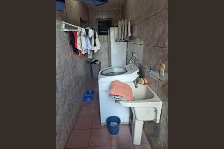 Casa à venda com 160m², 3 quartos e 2 vagas Casa à venda com 160m², 3 quartos e 2 vagasLAVANDERIA