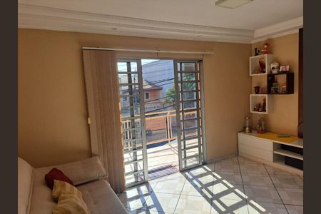 Casa à venda com 160m², 3 quartos e 2 vagas Casa à venda com 160m², 3 quartos e 2 vagasSALA