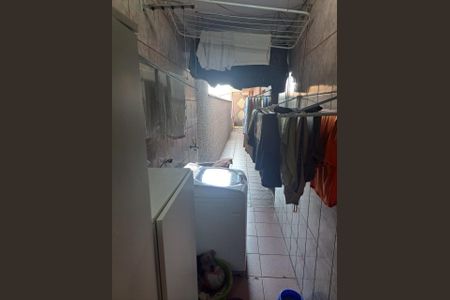 Casa à venda com 160m², 3 quartos e 2 vagas Casa à venda com 160m², 3 quartos e 2 vagasLAVANDERIA