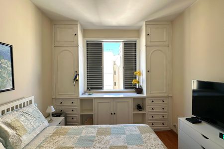 Apartamento à venda com 2 quartos, 71m² em Leme, Rio de Janeiro