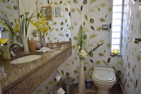 Casa à venda com 400m², 4 quartos e 6 vagasLavabo