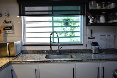 Casa à venda com 400m², 4 quartos e 6 vagasCozinha