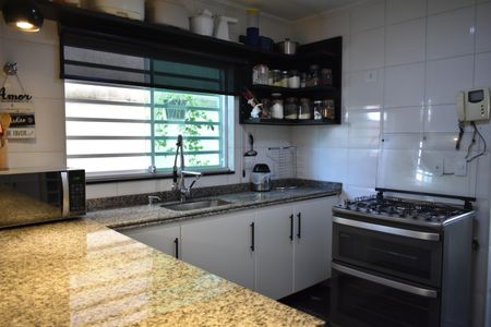 Casa à venda com 400m², 4 quartos e 6 vagasCozinha