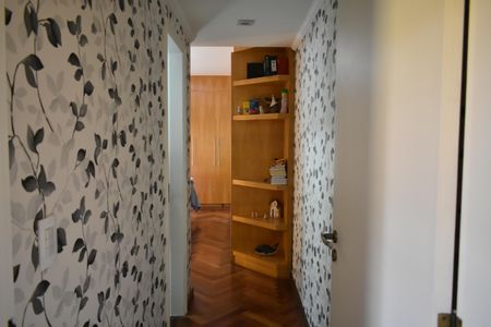 Casa à venda com 400m², 4 quartos e 6 vagasSuíte 2