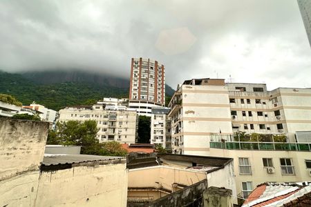 Apartamento à venda com 67m², 2 quartos e 1 vaga