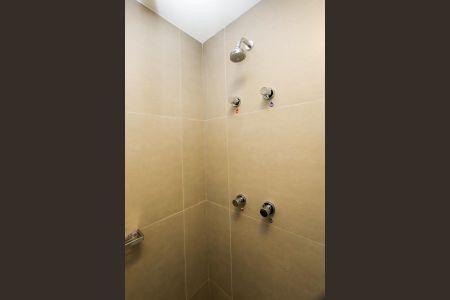 Banheiro social de kitnet/studio à venda com 1 quarto, 25m² em Santo Amaro, São Paulo