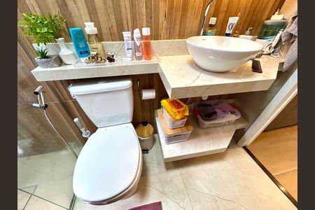 Apartamento à venda com 53m², 2 quartos e 1 vagaBanheiro 