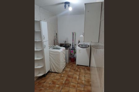 Casa à venda com 251m², 3 quartos e 2 vagas Casa à venda com 251m², 3 quartos e 2 vagasLAVANDERIA
