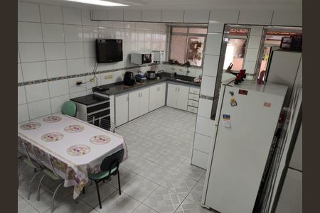 Casa à venda com 251m², 3 quartos e 2 vagas Casa à venda com 251m², 3 quartos e 2 vagasCOZINHA