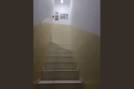 Casa à venda com 251m², 3 quartos e 2 vagas Casa à venda com 251m², 3 quartos e 2 vagasESCADA INTERNA