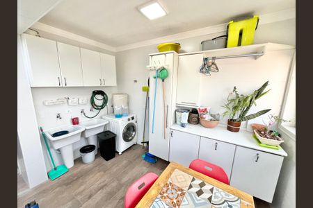 Casa à venda com 480m², 5 quartos e 5 vagasÁrea de Serviço