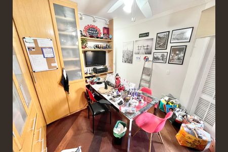 Casa à venda com 480m², 5 quartos e 5 vagasQuarto 2 - Suíte