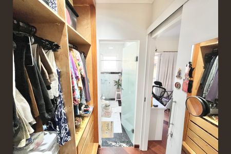 Casa à venda com 480m², 5 quartos e 5 vagasCloset da suíte 3
