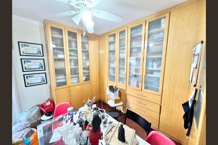 Casa à venda com 480m², 5 quartos e 5 vagasQuarto 2 - Suíte
