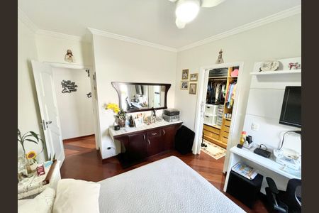 Casa à venda com 480m², 5 quartos e 5 vagasQuarto 3 - Suíte