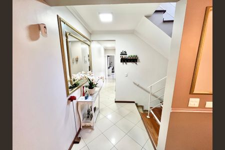 Casa à venda com 480m², 5 quartos e 5 vagasCorredor