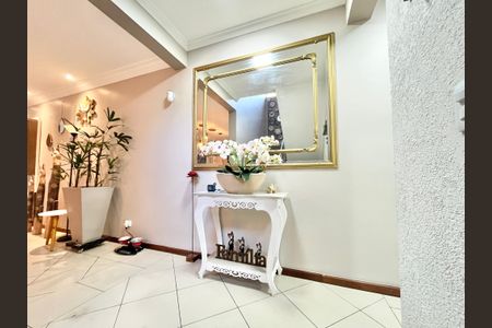 Casa à venda com 480m², 5 quartos e 5 vagasCorredor