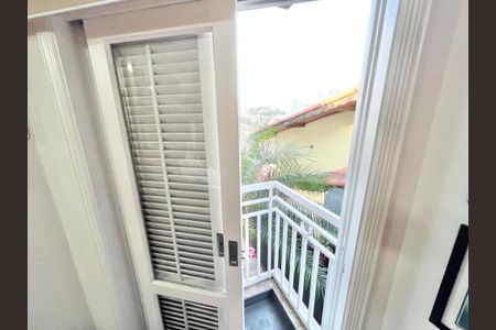 Casa à venda com 480m², 5 quartos e 5 vagasQuarto 2 - Suíte Varanda
