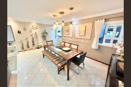 Casa à venda com 480m², 5 quartos e 5 vagasSala