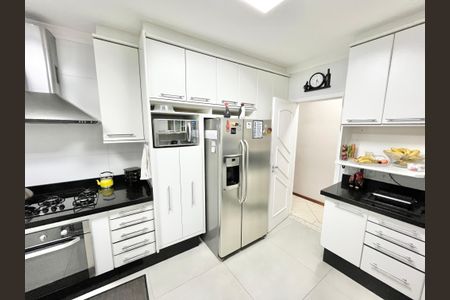Casa à venda com 480m², 5 quartos e 5 vagasCozinha