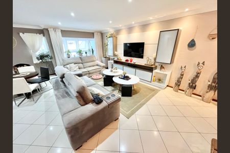 Casa à venda com 480m², 5 quartos e 5 vagasSala