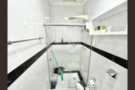 Casa à venda com 480m², 5 quartos e 5 vagasBanheiro da Suíte 2