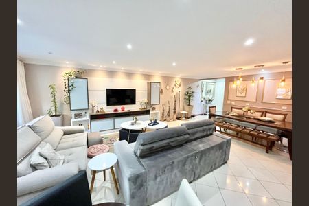 Casa à venda com 480m², 5 quartos e 5 vagasSala